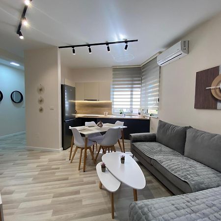 Central Cozy Apartment Tirana Exterior photo