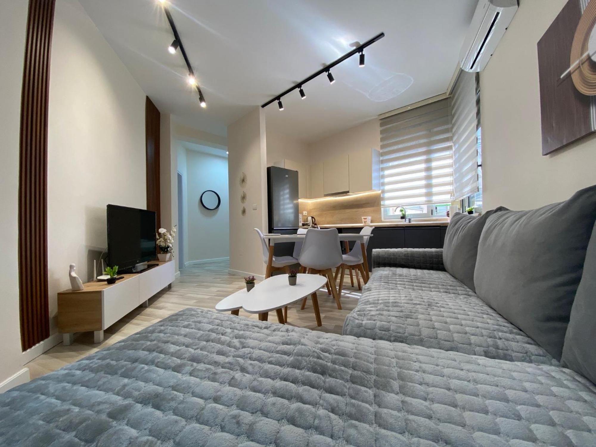 Central Cozy Apartment Tirana Exterior photo