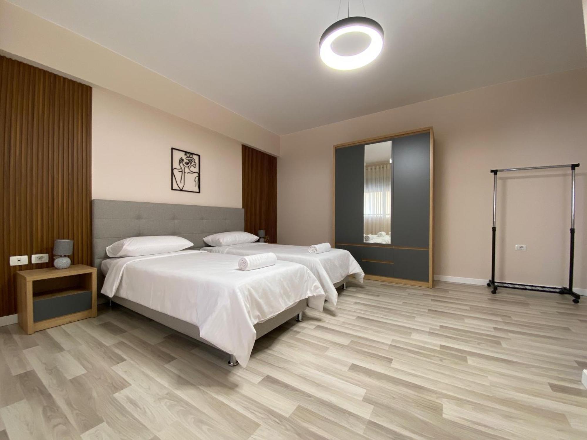 Central Cozy Apartment Tirana Exterior photo