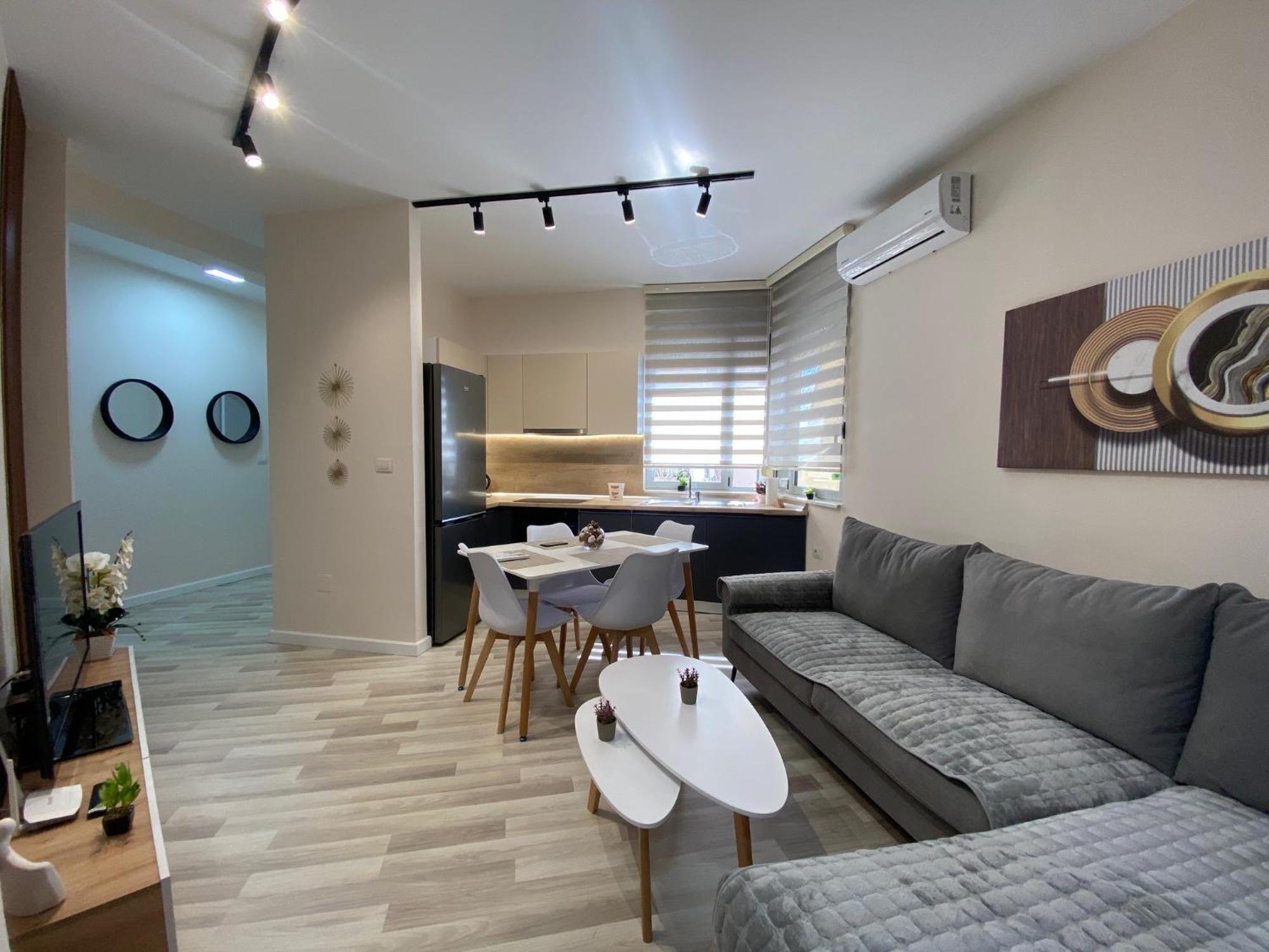 Central Cozy Apartment Tirana Exterior photo